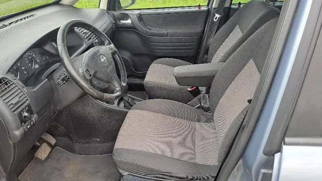 Opel Zafira 2.2i 16V Elegance