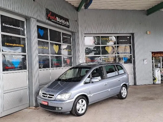 Opel Zafira 2.2i 16V Elegance