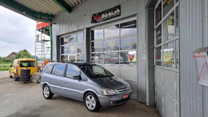 Opel Zafira 2.2i 16V Elegance