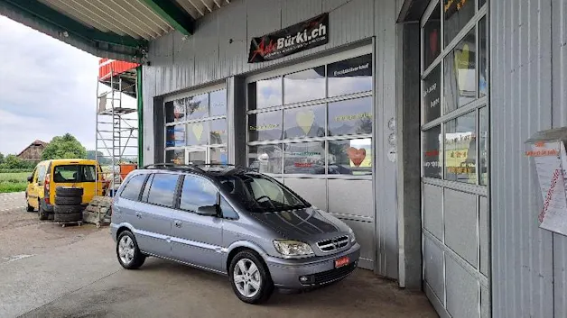 Opel Zafira 2.2i 16V Elegance