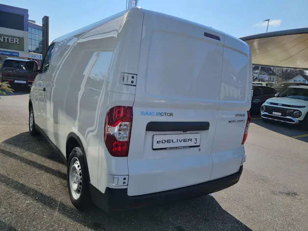 Maxus eDELIVER 3 Kastenaufbau L1H1 50kWh