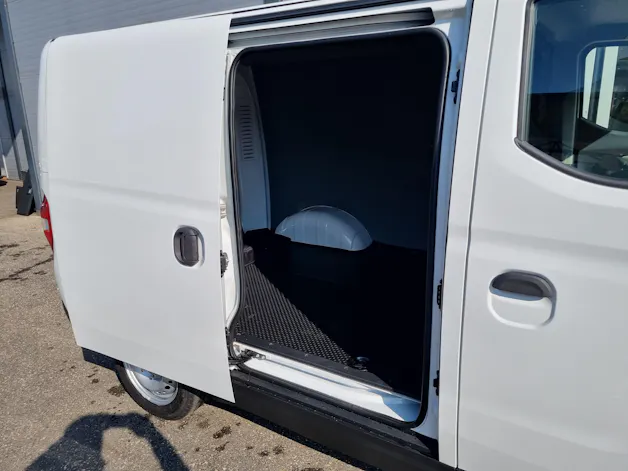 Maxus eDELIVER 3 Kastenaufbau L1H1 50kWh