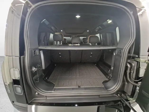 Land Rover Defender 110 3.0 D I6 350 X