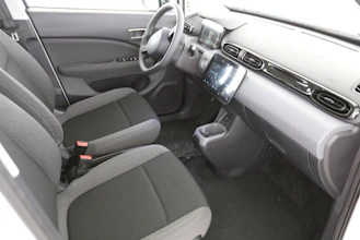 https://vehicle.imgix.net/4337841/33b15aa5-2f19-40f4-bb9a-af769eefcd6b.jpg