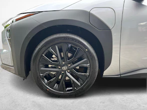 https://vehicle.imgix.net/4337933/e769913f-23f9-4c6e-86b8-e24d37c1aafe.jpg