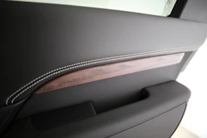 image du véhicule LAND ROVER Discovery 3.0 D I6 350 Dynamic HSE