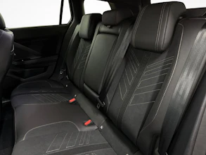 https://vehicle.imgix.net/4338054/6526f9cb-ab89-442c-906c-b91c5d0c3d7e.jpg