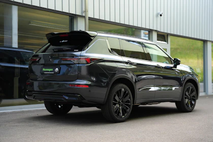MITSUBISHI OUTLANDER 4
