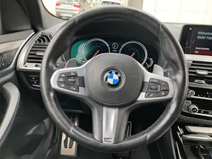 BMW X3 20d xDrive paddles