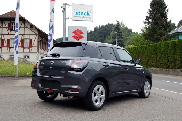 Suzuki Swift 1.2 Sakura Hybrid 4x4