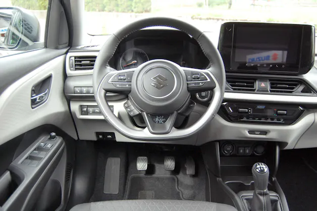 Suzuki Swift 1.2 Sakura Hybrid 4x4