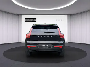 Volvo XC40 2.0 B3 MH Plus Dark