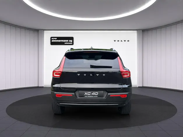 Volvo XC40 2.0 B3 MH Plus Dark