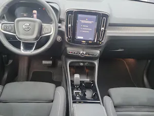 Volvo XC40 2.0 B3 MH Plus Dark
