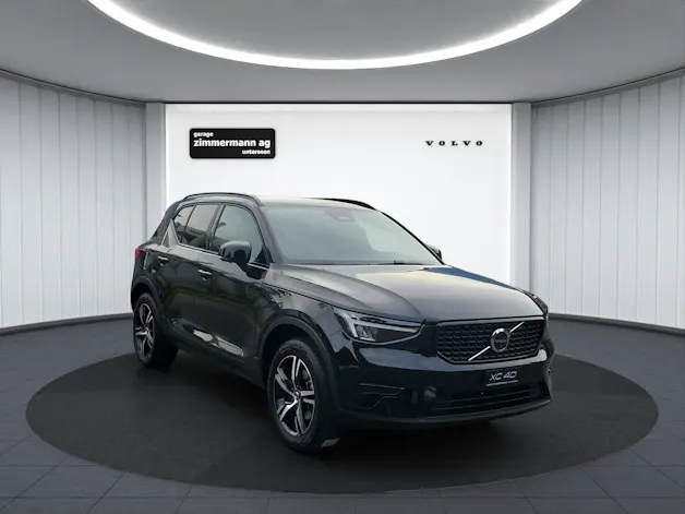 Volvo XC40 2.0 B3 MH Plus Dark