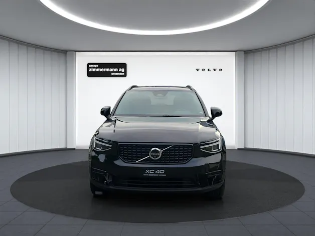 Volvo XC40 2.0 B3 MH Plus Dark