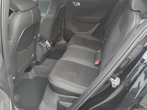 Volvo XC40 2.0 B3 MH Plus Dark