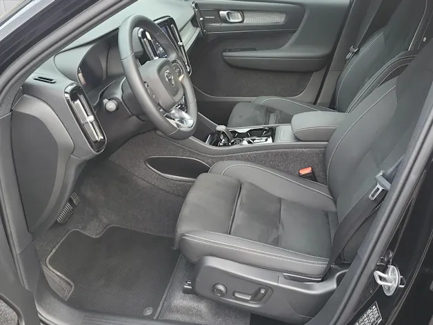 Volvo XC40 2.0 B3 MH Plus Dark
