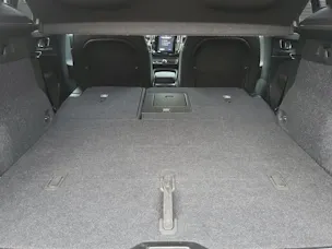 Volvo XC40 2.0 B3 MH Plus Dark