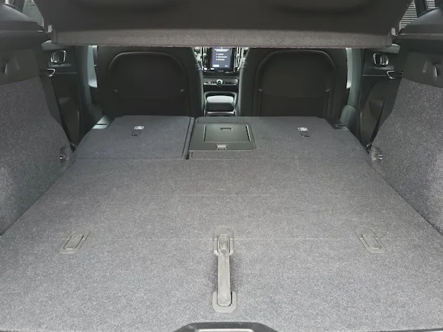 Volvo XC40 2.0 B3 MH Plus Dark