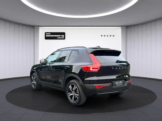 Volvo XC40 2.0 B3 MH Plus Dark