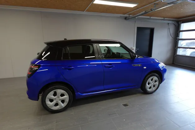 Suzuki Swift 1.2 Sakura Hybrid 4x4