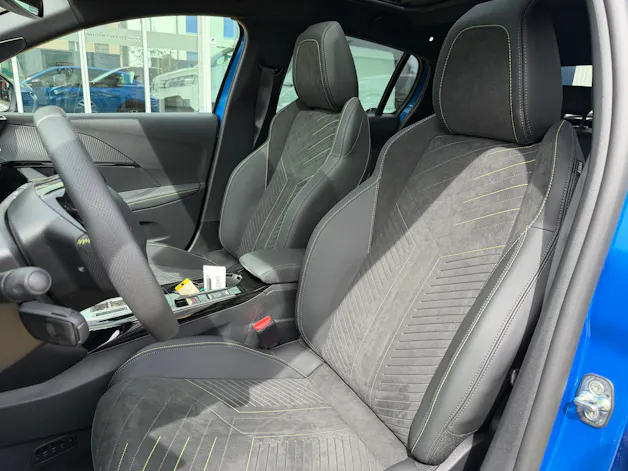 Peugeot 208 1.2 Hybrid 145 GT