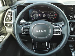 https://vehicle.imgix.net/4338270/590c3d2f-1bdd-4682-98fa-f71191bdb431.jpg