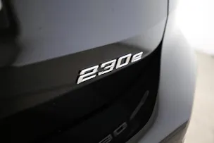 BMW 230e xDrive paddles Active Tourer
