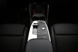 BMW 230e xDrive paddles Active Tourer