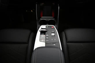 https://vehicle.imgix.net/4338329/69d79206-9f8c-4be2-83e2-f0a0230f17dd.jpg