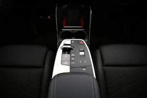 immagine del veicolo BMW 230e xDrive paddles Active Tourer