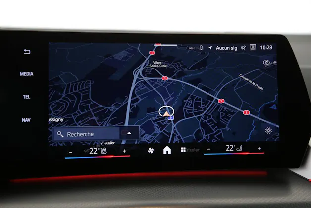 BMW 230e xDrive paddles Active Tourer
