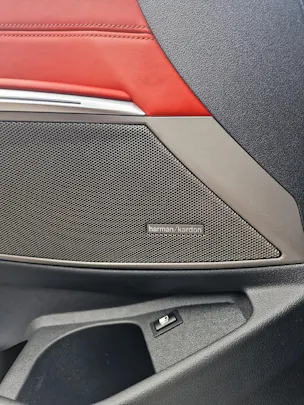 BMW 330e xDrive SAG