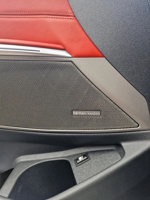 BMW 330e xDrive SAG