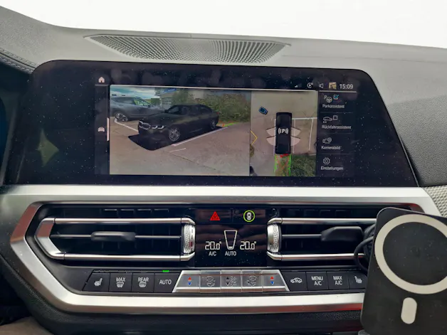 BMW 330e xDrive SAG