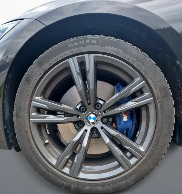 BMW 330e xDrive SAG