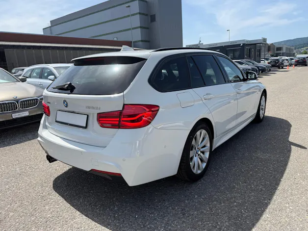 BMW 320i Essential Ed. xDrive SAG Tourin