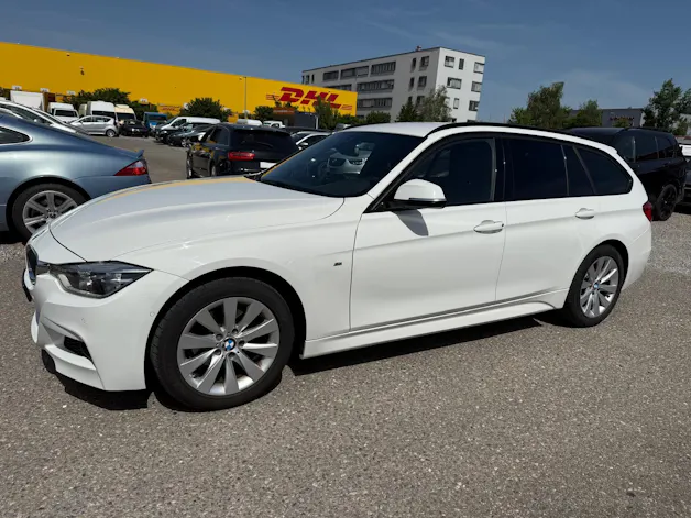 BMW 320i Essential Ed. xDrive SAG Tourin