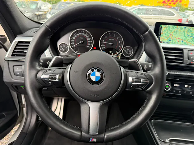 BMW 320i Essential Ed. xDrive SAG Tourin