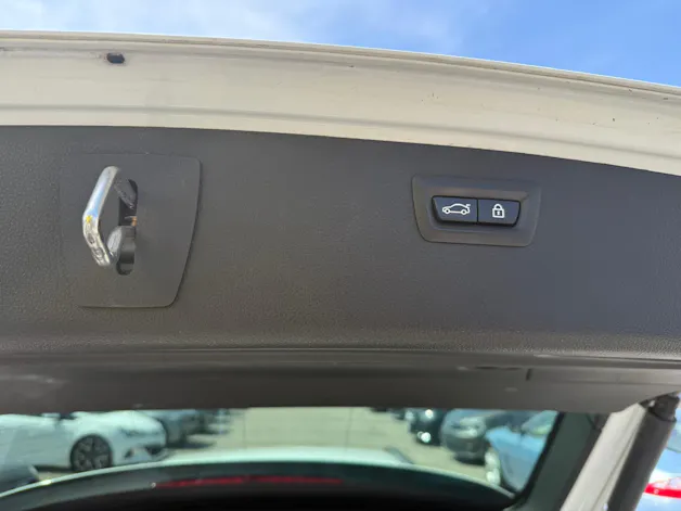 BMW 320i Essential Ed. xDrive SAG Tourin