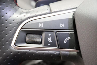 https://vehicle.imgix.net/4338476/402269a6-e133-49a5-bbe3-b8df42fa97a3.JPG