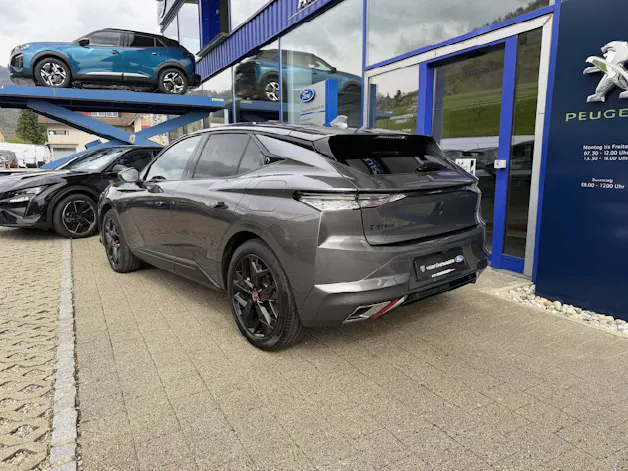 DS Automobiles 4 1.6 E-Tense Performance Line