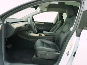 Tesla Model Y Long Range Dual AWD