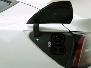 Tesla Model Y Long Range Dual AWD