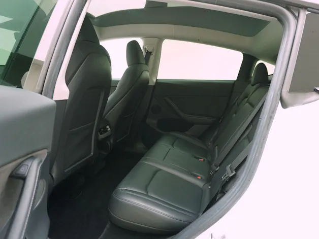 Tesla Model Y Long Range Dual AWD