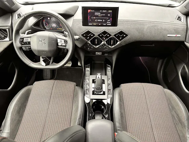 DS Automobiles 3 Crossback 1.2 PureTech 155 Performance Line