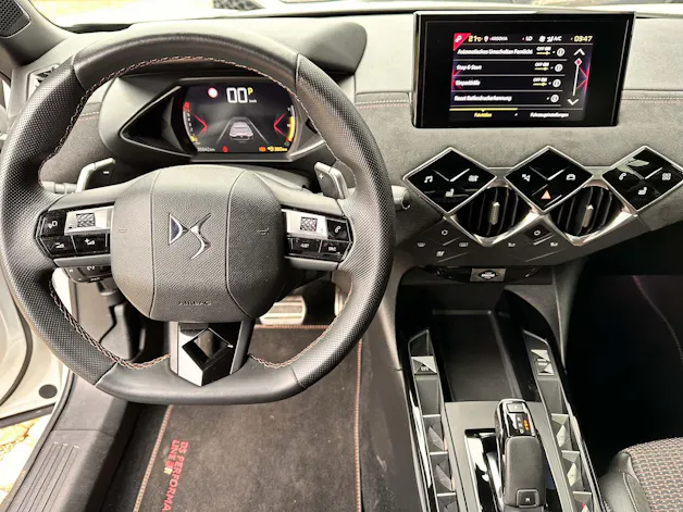 DS Automobiles 3 Crossback 1.2 PureTech 155 Performance Line