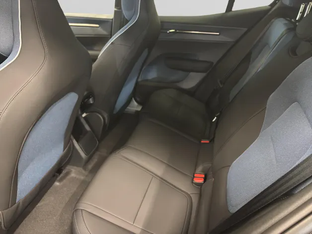 Volvo EX30 Plus XCENTRIC Black Edition