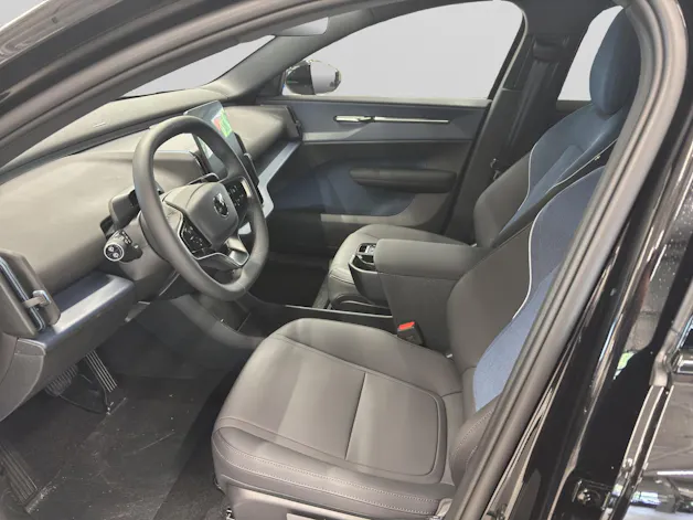 Volvo EX30 Plus XCENTRIC Black Edition